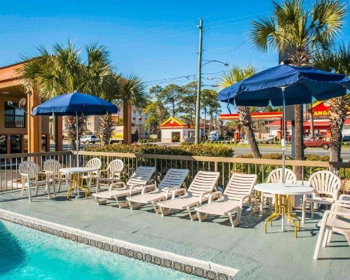 Econo Lodge Panama City - image 5
