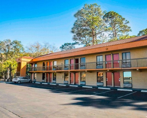 Econo Lodge Panama City - image 8