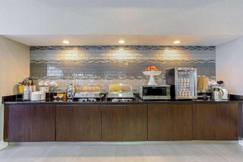 La Quinta Inn & Suites by Wyndham Panama City - image 29