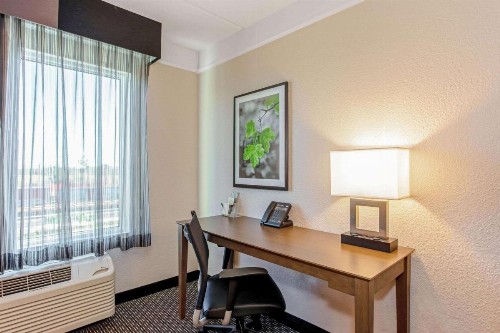 La Quinta Inn & Suites by Wyndham Panama City - image 30