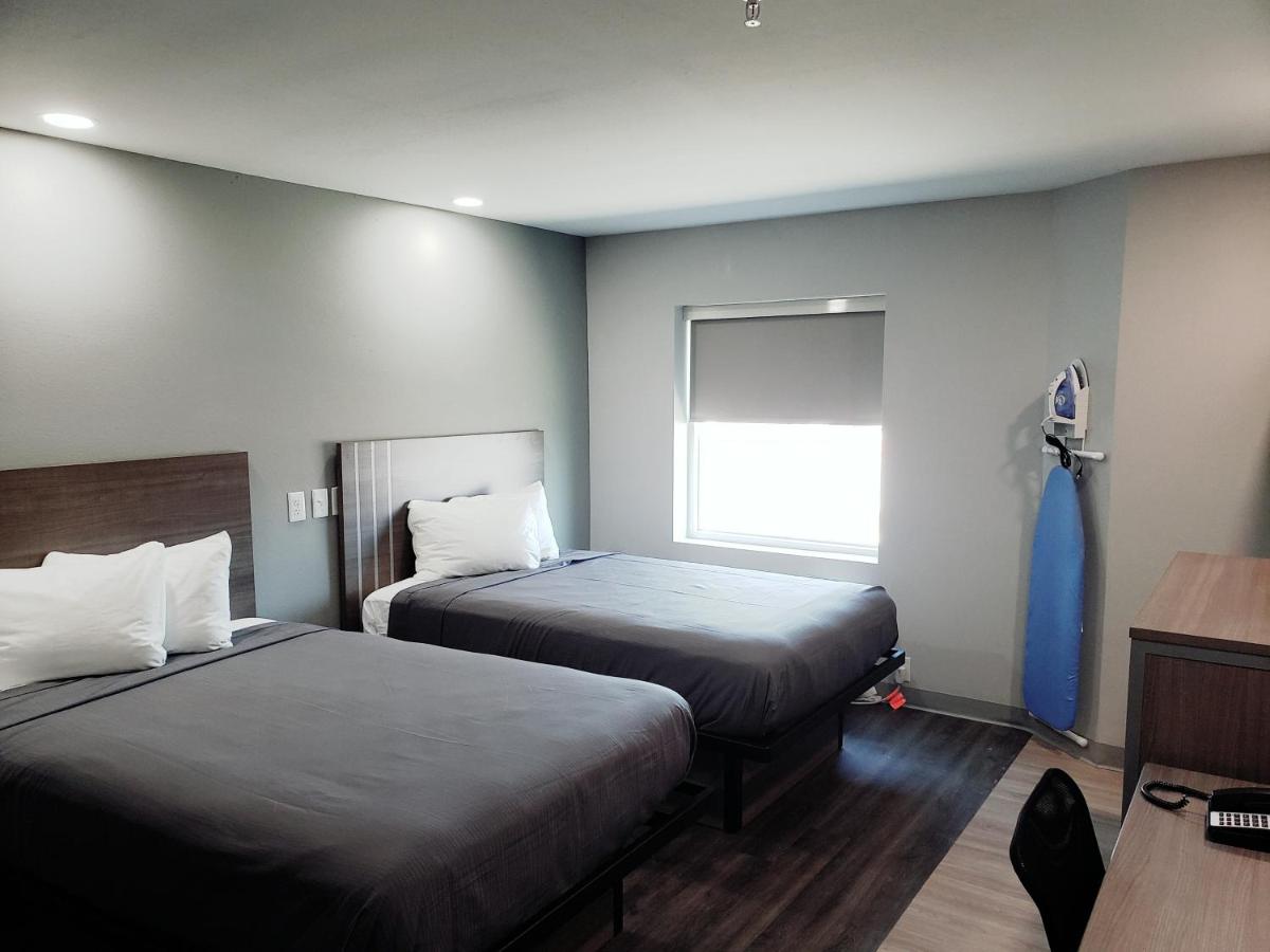 Hathaway Inn - image 7
