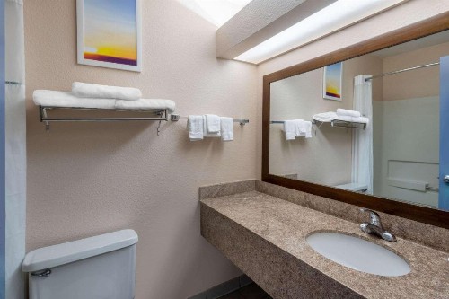 Days Inn by Wyndham Panama City - image 19