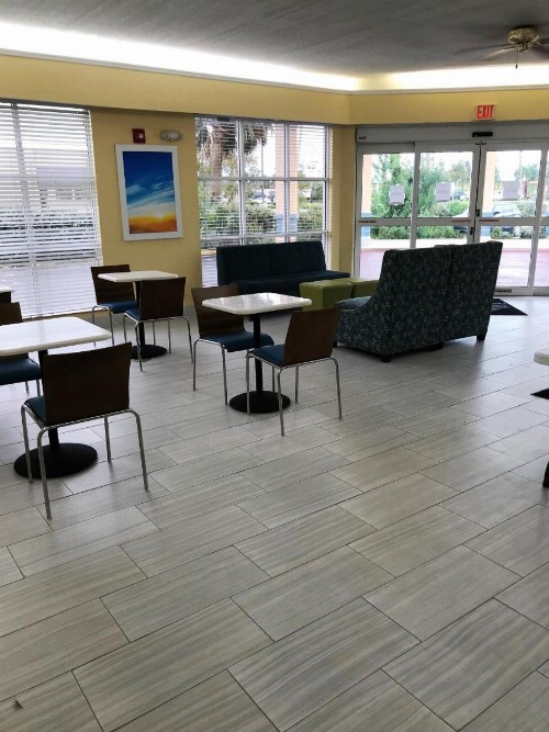 Days Inn by Wyndham Panama City - image 3