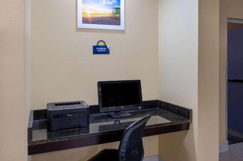 Days Inn by Wyndham Panama City - image 6