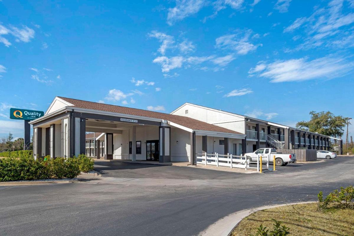 Quality Inn & Conference Center Panama City - main image