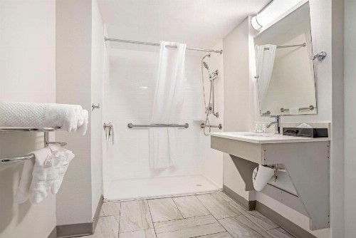 Quality Inn & Conference Center Panama City - image 9
