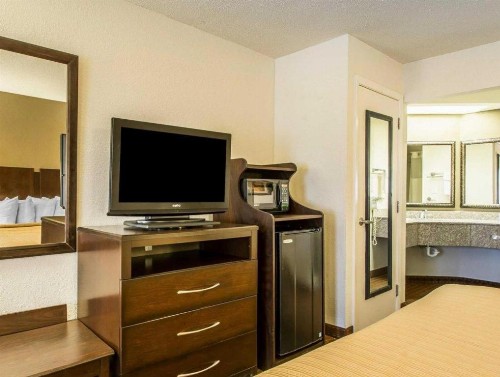 Quality Inn & Suites Panama City - image 12