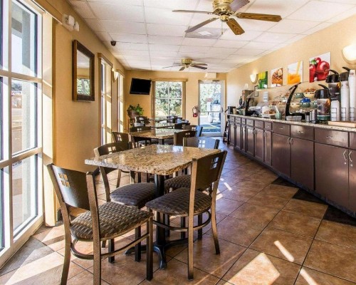 Quality Inn & Suites Panama City - image 4