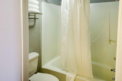 Rodeway Inn Panama City - image 4