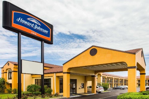 Howard Johnson by Wyndham Panama City - image 1