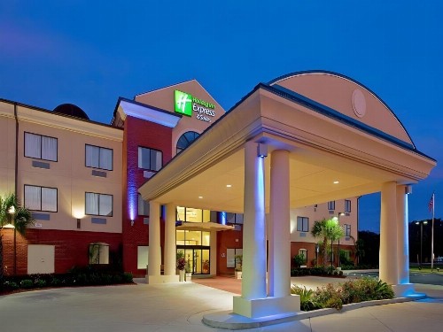 Holiday Inn Express Hotel & Suites Panama City-Tyndall - image 1
