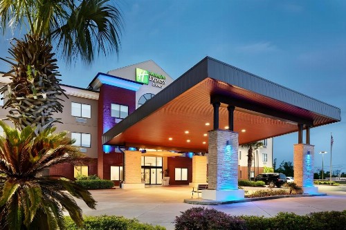 Holiday Inn Express Hotel & Suites Panama City-Tyndall - image 11