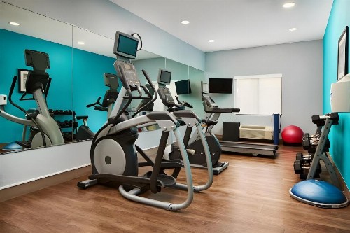 Holiday Inn Express Hotel & Suites Panama City-Tyndall - image 12