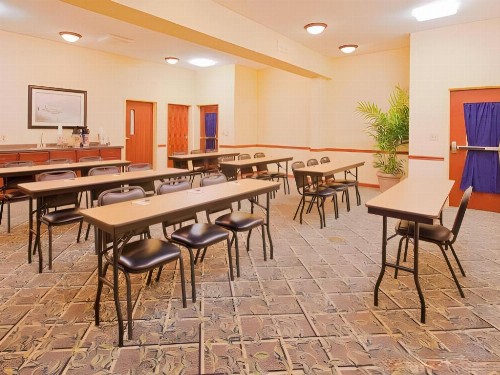 Holiday Inn Express Hotel & Suites Panama City-Tyndall - image 16