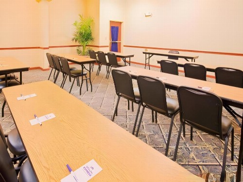 Holiday Inn Express Hotel & Suites Panama City-Tyndall - image 18