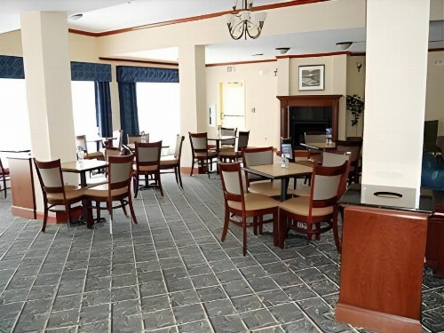 Holiday Inn Express Hotel & Suites Panama City-Tyndall - image 23