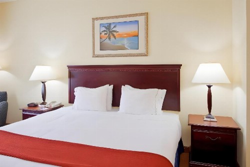 Holiday Inn Express Hotel & Suites Panama City-Tyndall - image 28