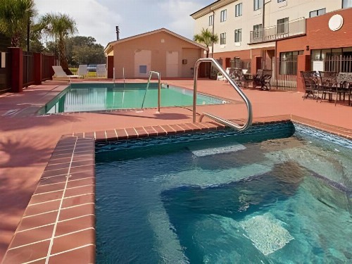 Holiday Inn Express Hotel & Suites Panama City-Tyndall - image 8