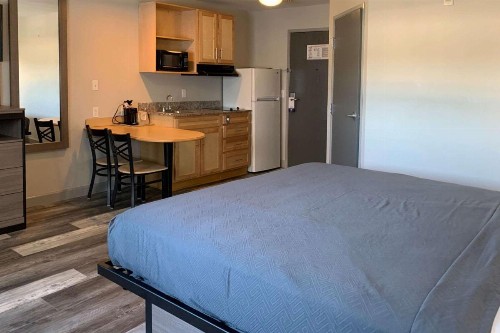 Suburban Extended Stay Hotel near Panama City Beach - image 11