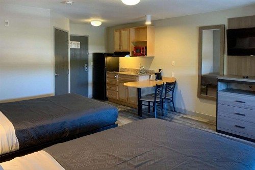 Suburban Extended Stay Hotel near Panama City Beach - image 8