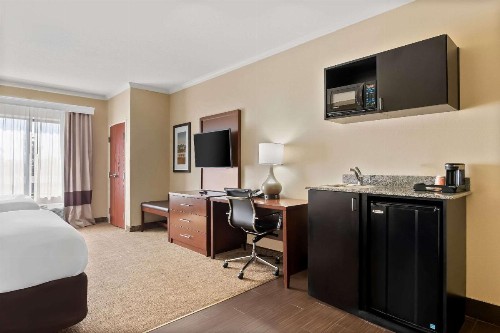Comfort Suites Panama City near Tyndall AFB - image 23