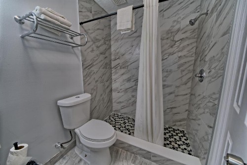 Aqua View Motel - image 13