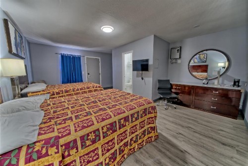 Aqua View Motel - image 20