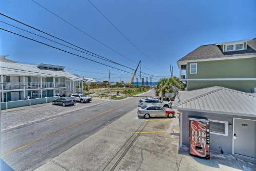 Aqua View Motel - image 25