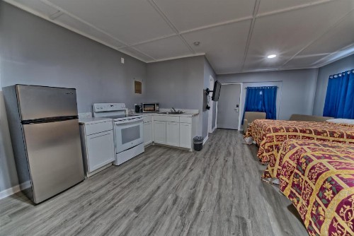 Aqua View Motel - image 34