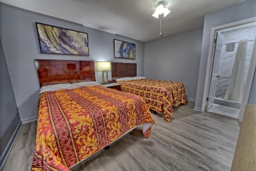 Aqua View Motel - image 40