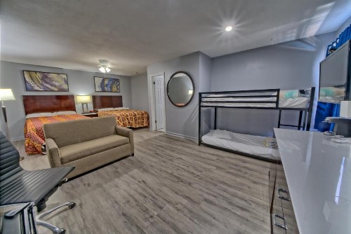 Aqua View Motel - image 44