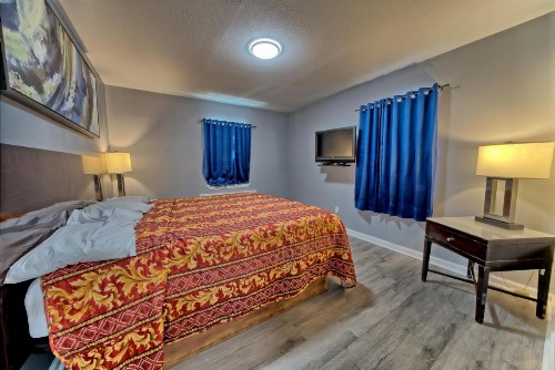 Aqua View Motel - image 46