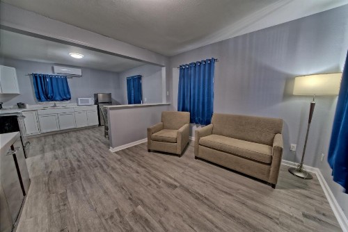 Aqua View Motel - image 48