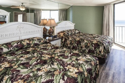 1015 Summerhouse - image 4
