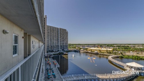 Laketown Wharf Resort by Emerald View Resorts - image 12