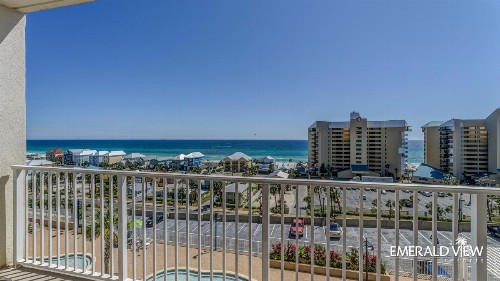 Laketown Wharf Resort by Emerald View Resorts - image 3