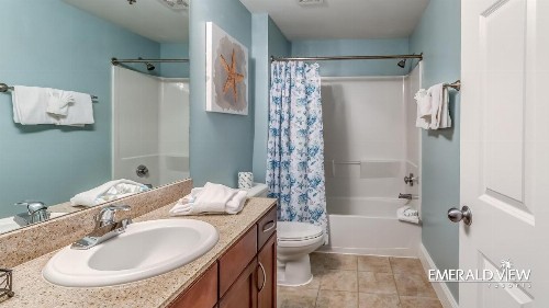 Laketown Wharf Resort by Emerald View Resorts - image 9