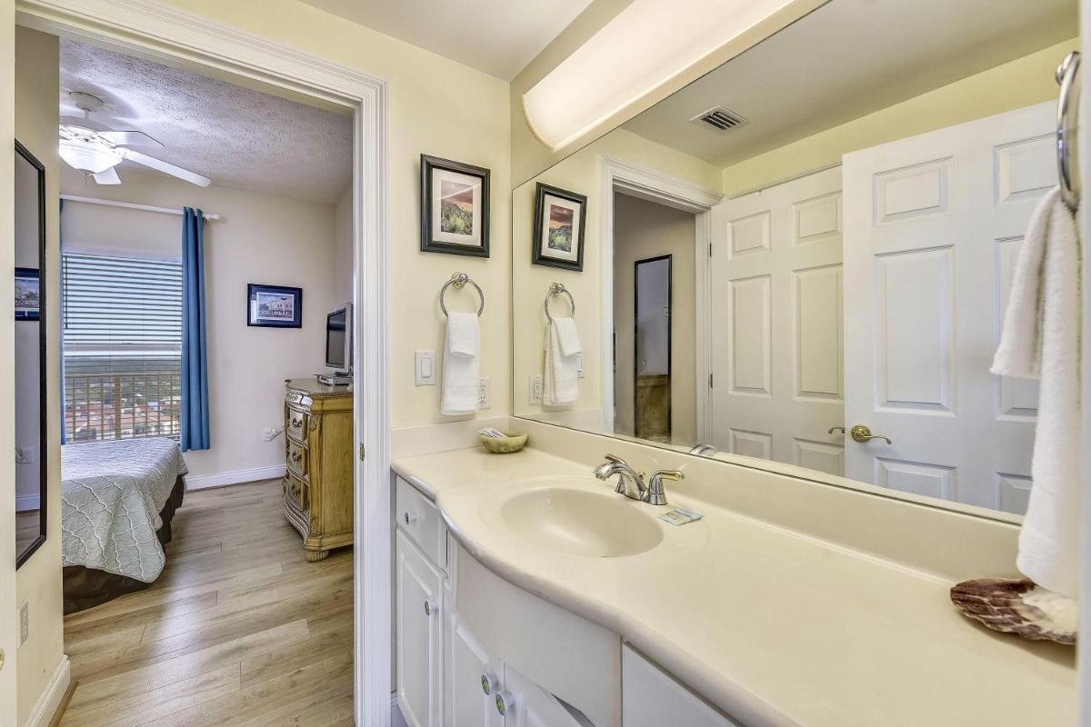 Gulf Crest 1402 Condo - image 4