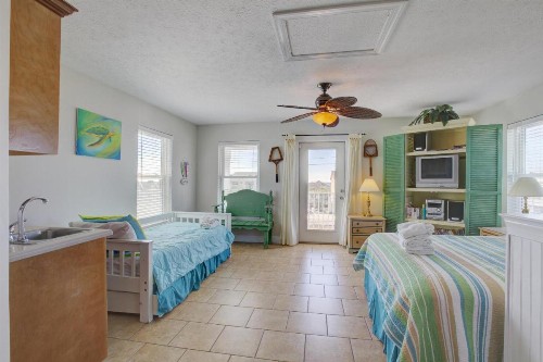 Beach House - Sandy Dreams - image 12