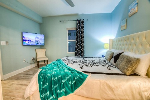 Laketown Wharf 735 by Zia - image 39