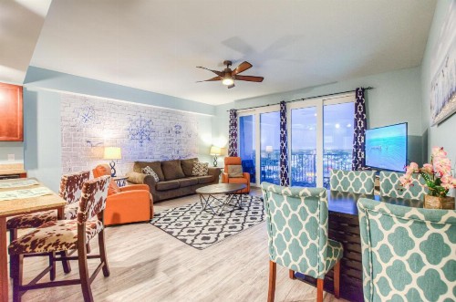 Laketown Wharf 1435 By ZIA VR - image 1