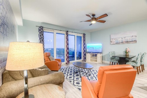 Laketown Wharf 1435 By ZIA VR - image 16