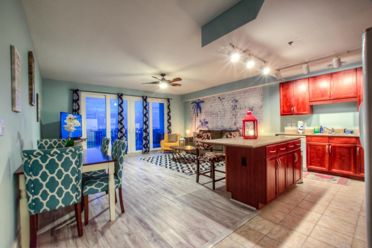 Laketown Wharf 1135 By ZIA VR - main image