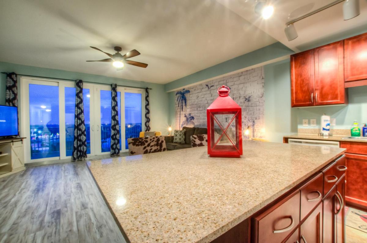 Laketown Wharf 1135 By ZIA VR - image 3