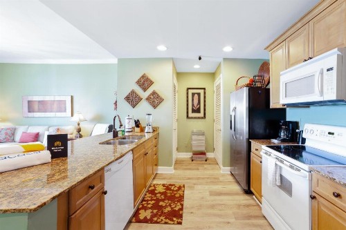 Reflections At Bay Point 506 - image 9