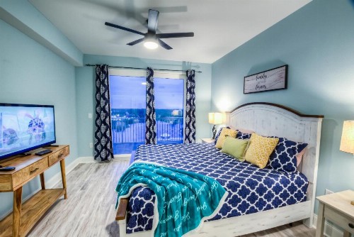 Laketown Wharf 929 By ZIA VR - image 14