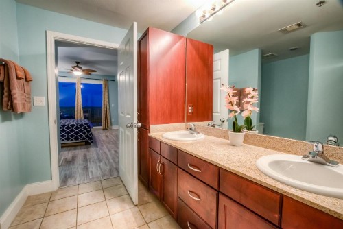 Laketown Wharf 728 By ZIA VR - image 42