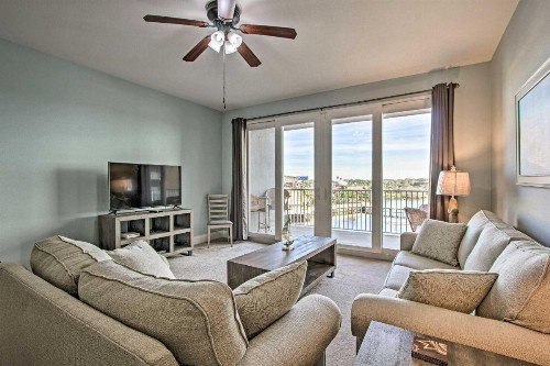 Lakefront Condo with Community Pools - Walk to Beach