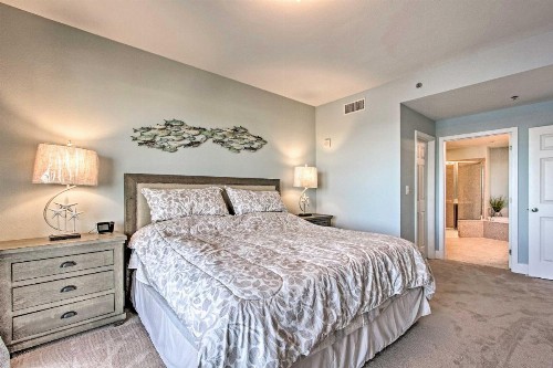 Lakefront Condo with Community Pools - Walk to Beach - image 7