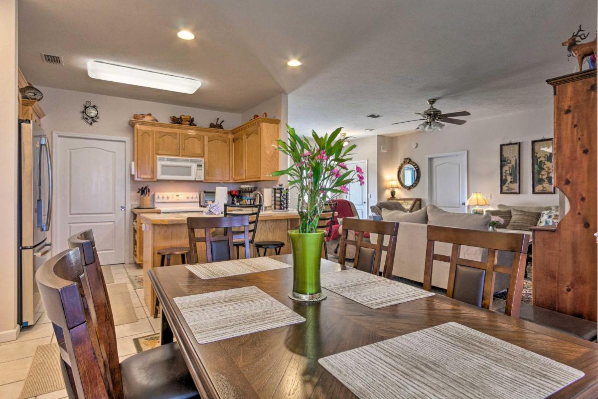Welcoming Panama City Home 10 Miles to Beach - main image